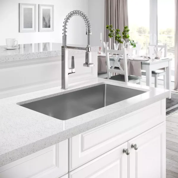 Proflo Scovin Commerical Pull Down Kitchen Faucet - Image 2